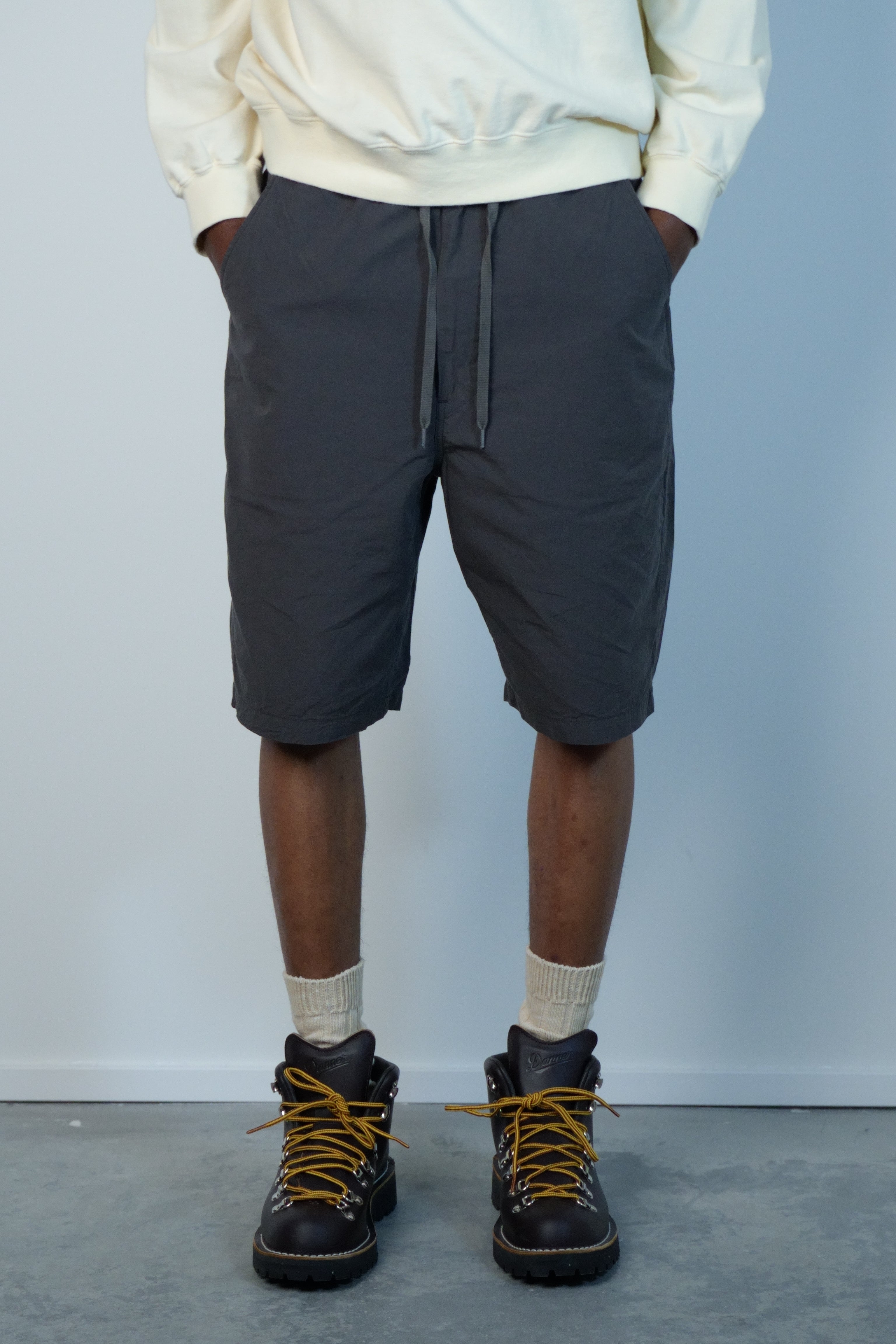 orSlow WIDE FIT NEW YORKER SHORTS CHARCOAL GRAY – A-Priori