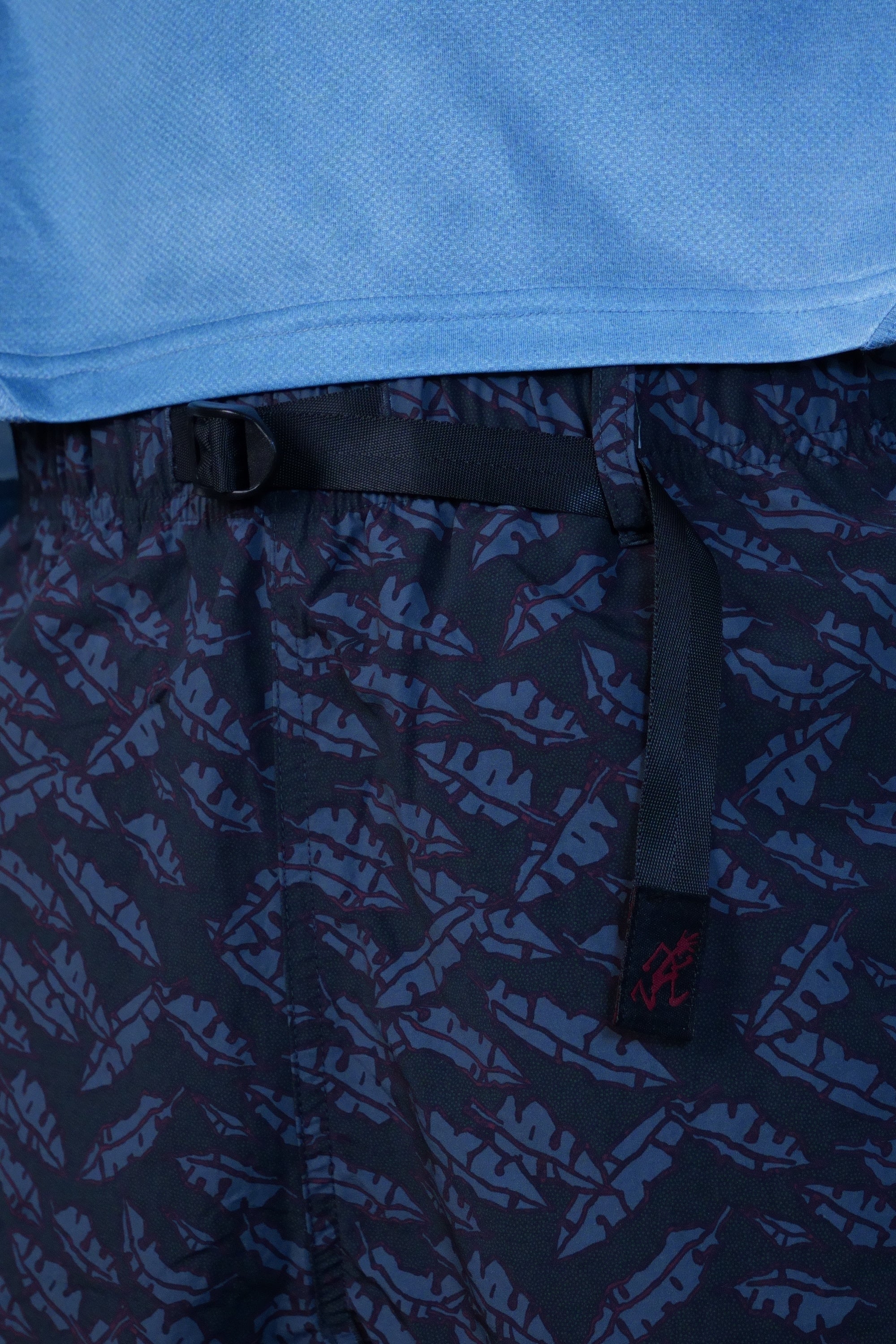 Nylon Packable G-Short Navy Leaf