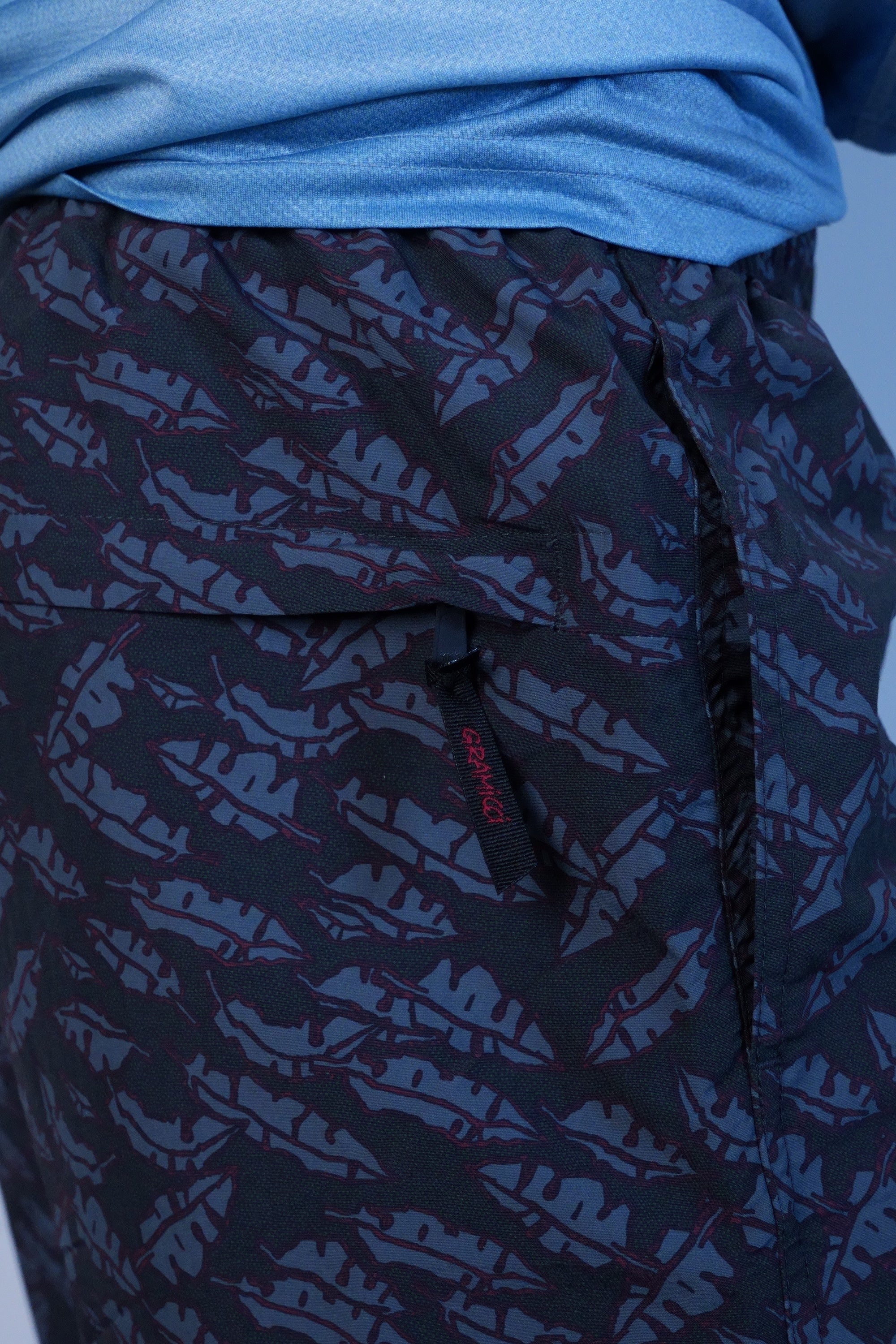 Nylon Packable G-Short Navy Leaf