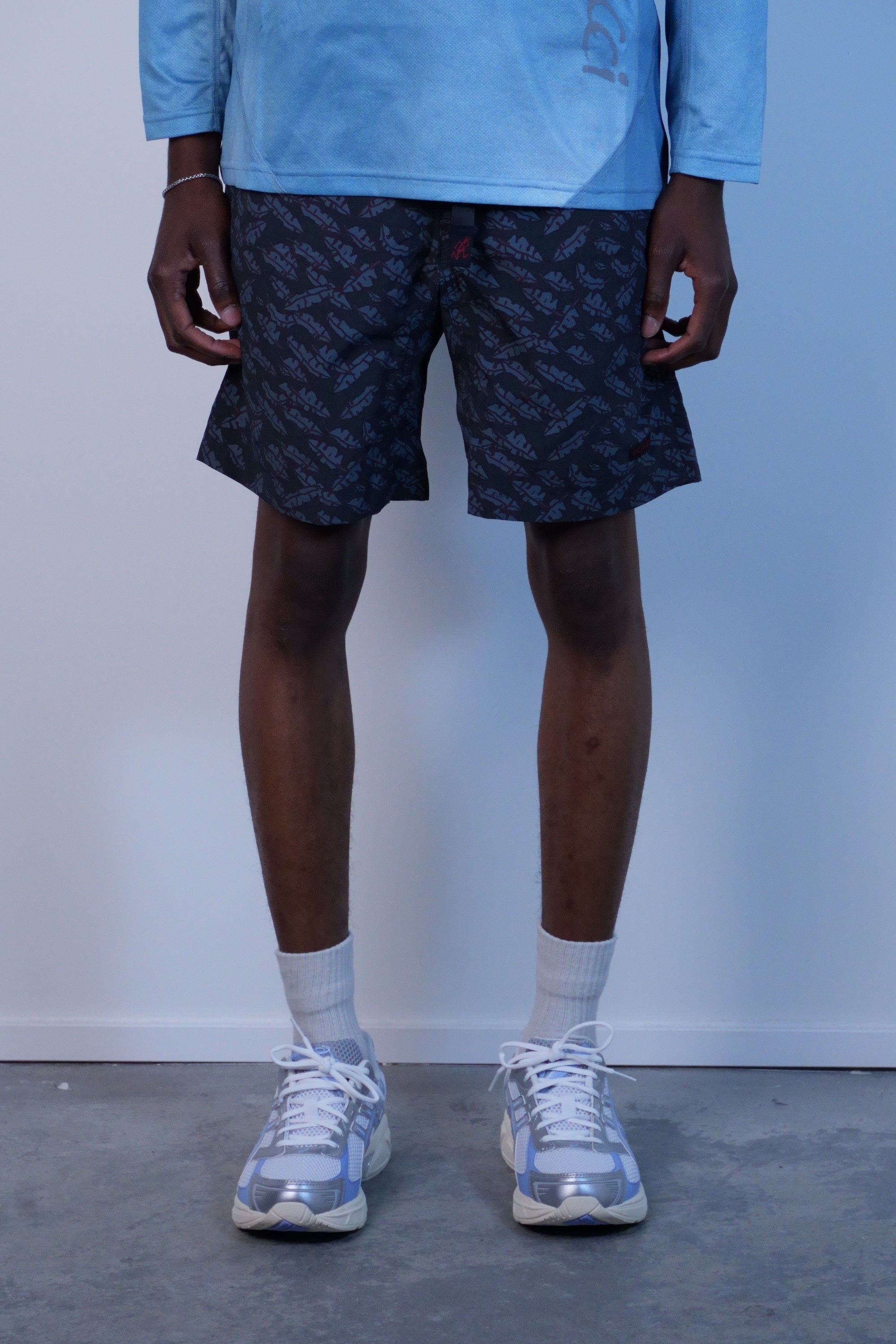 Nylon Packable G-Short Navy Leaf