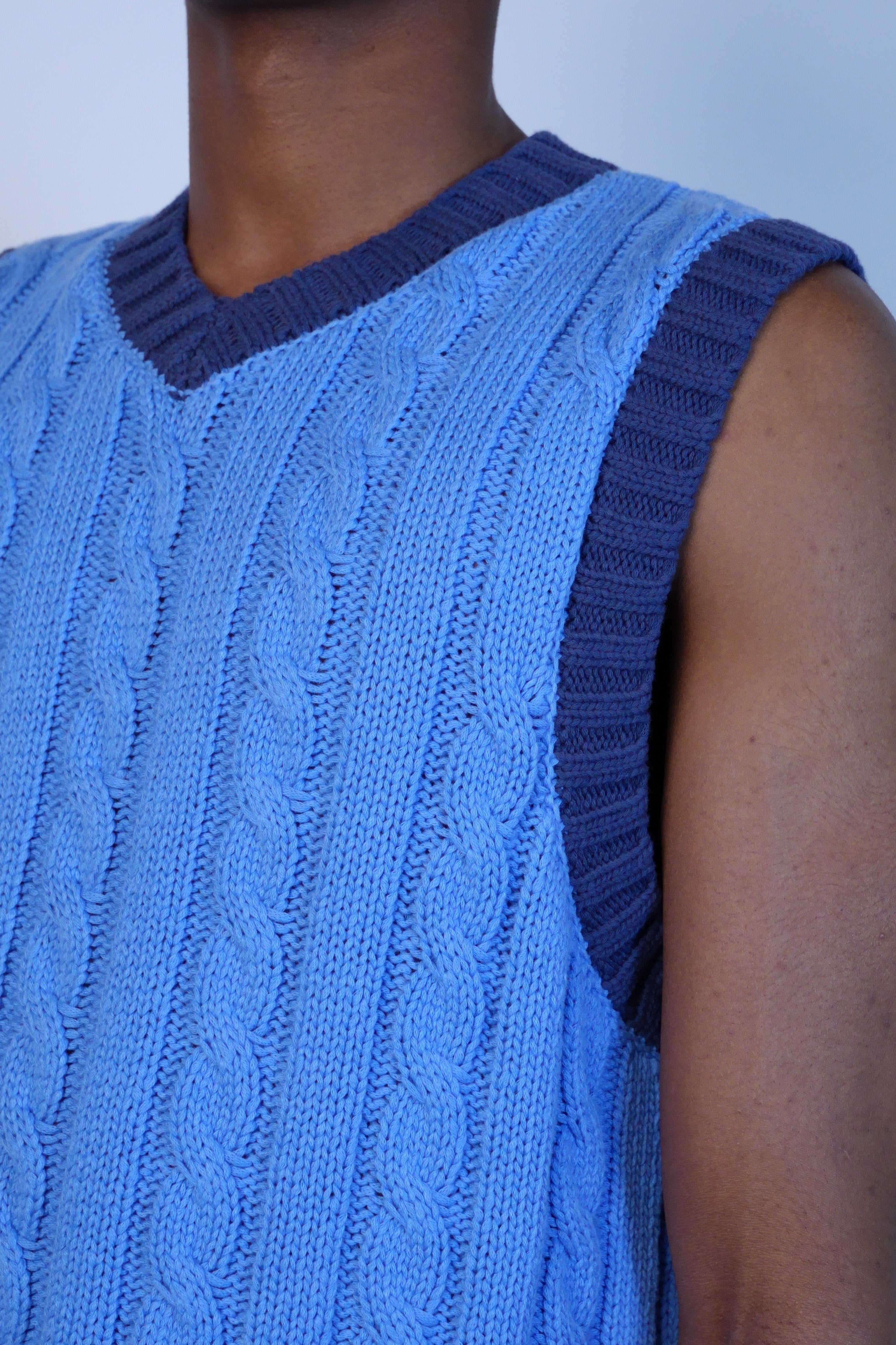 Cable Knit Ringer Vest Sax Blue