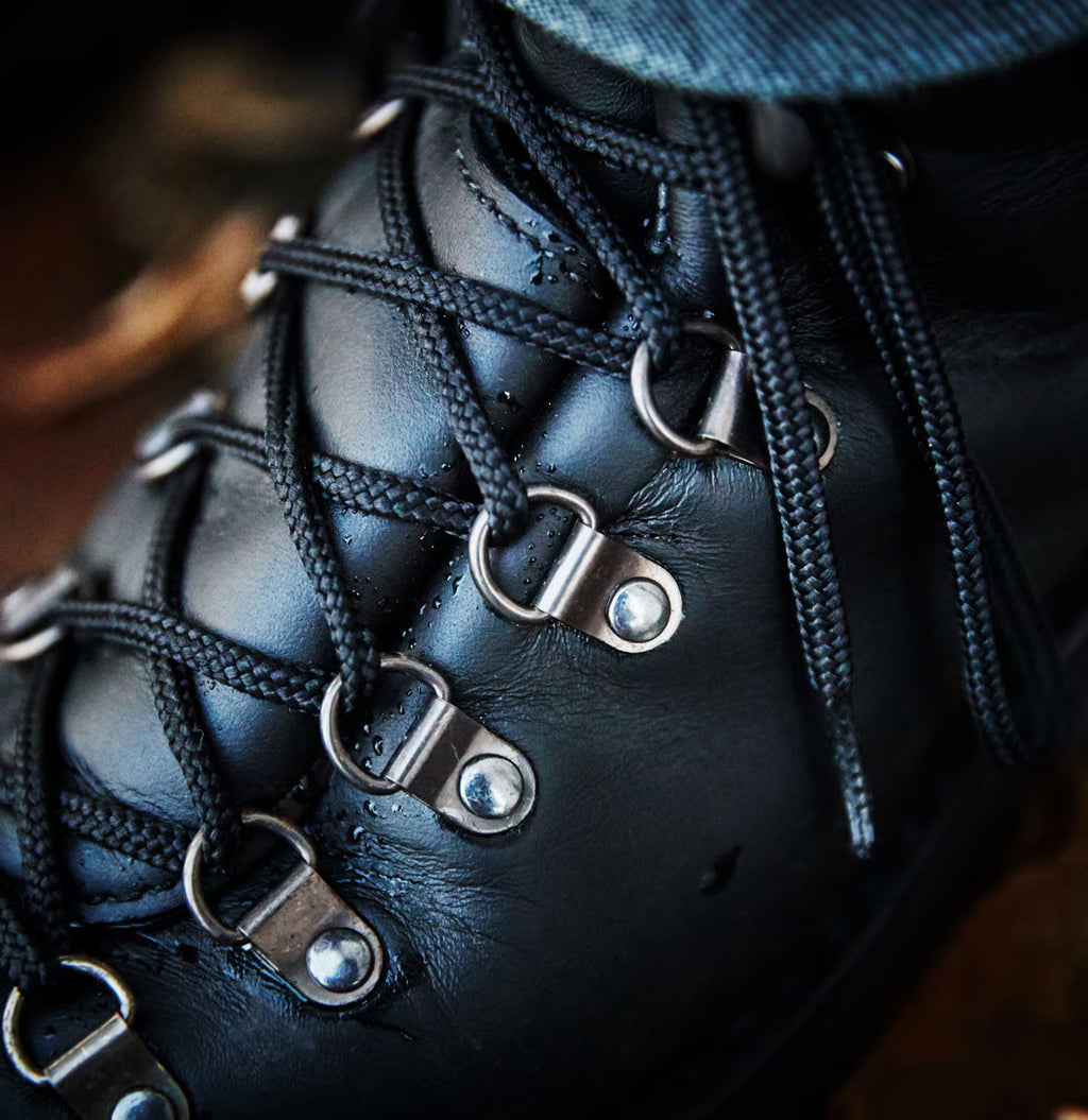 Mountain Light Black