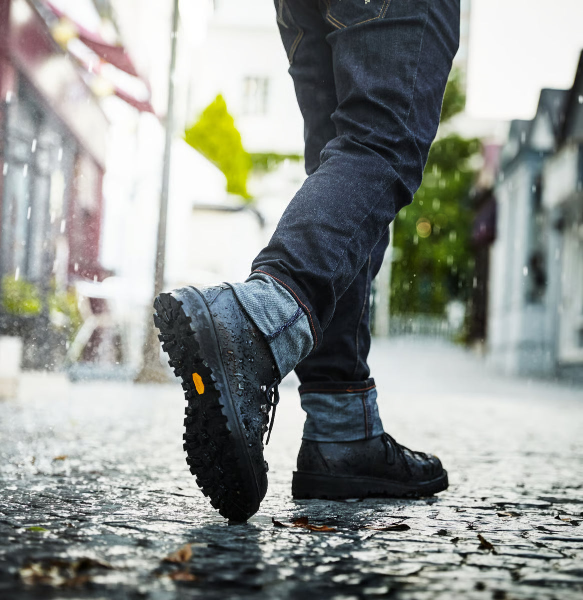 Mountain Light Black