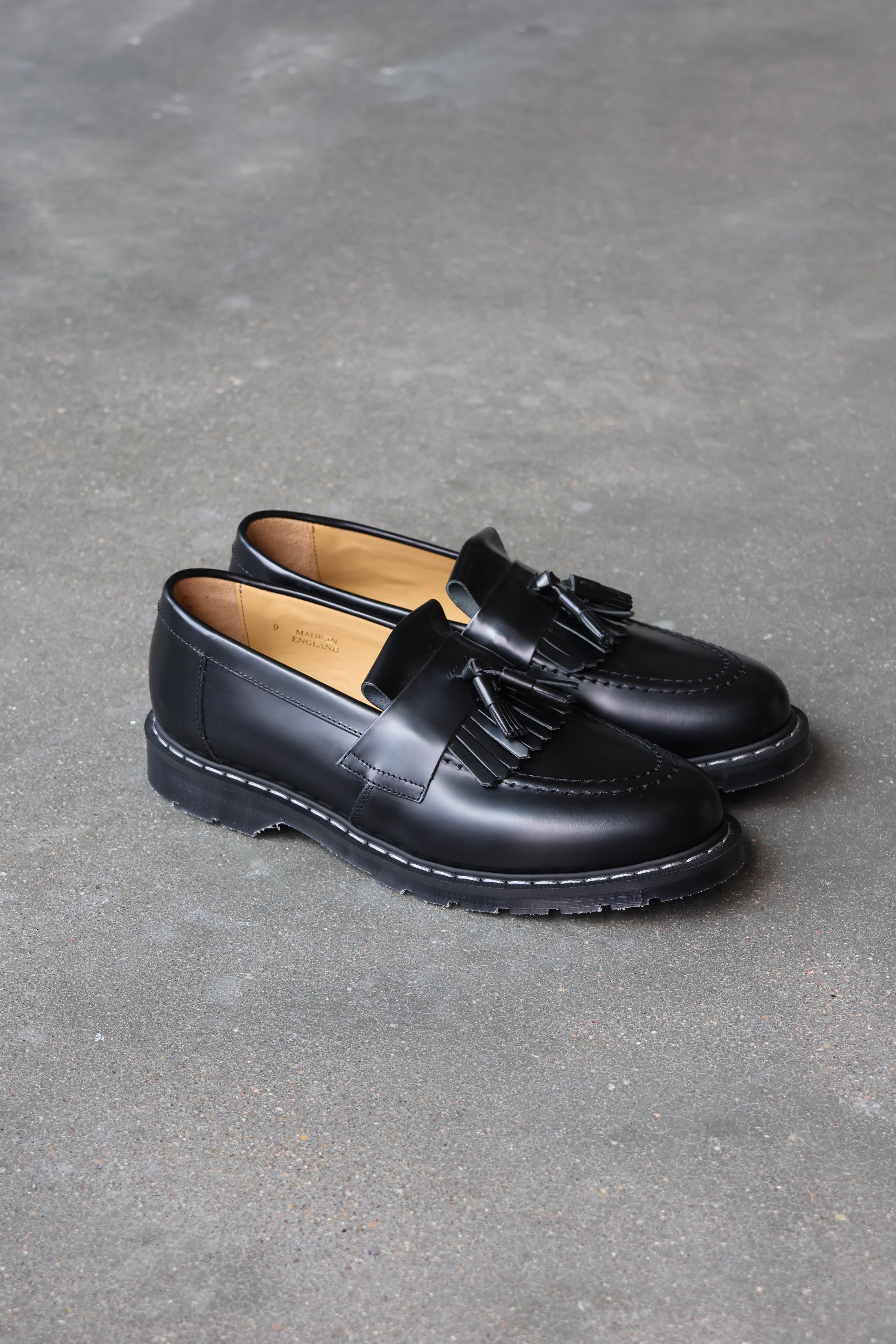 Black Hi-Shine Tassel Loafer