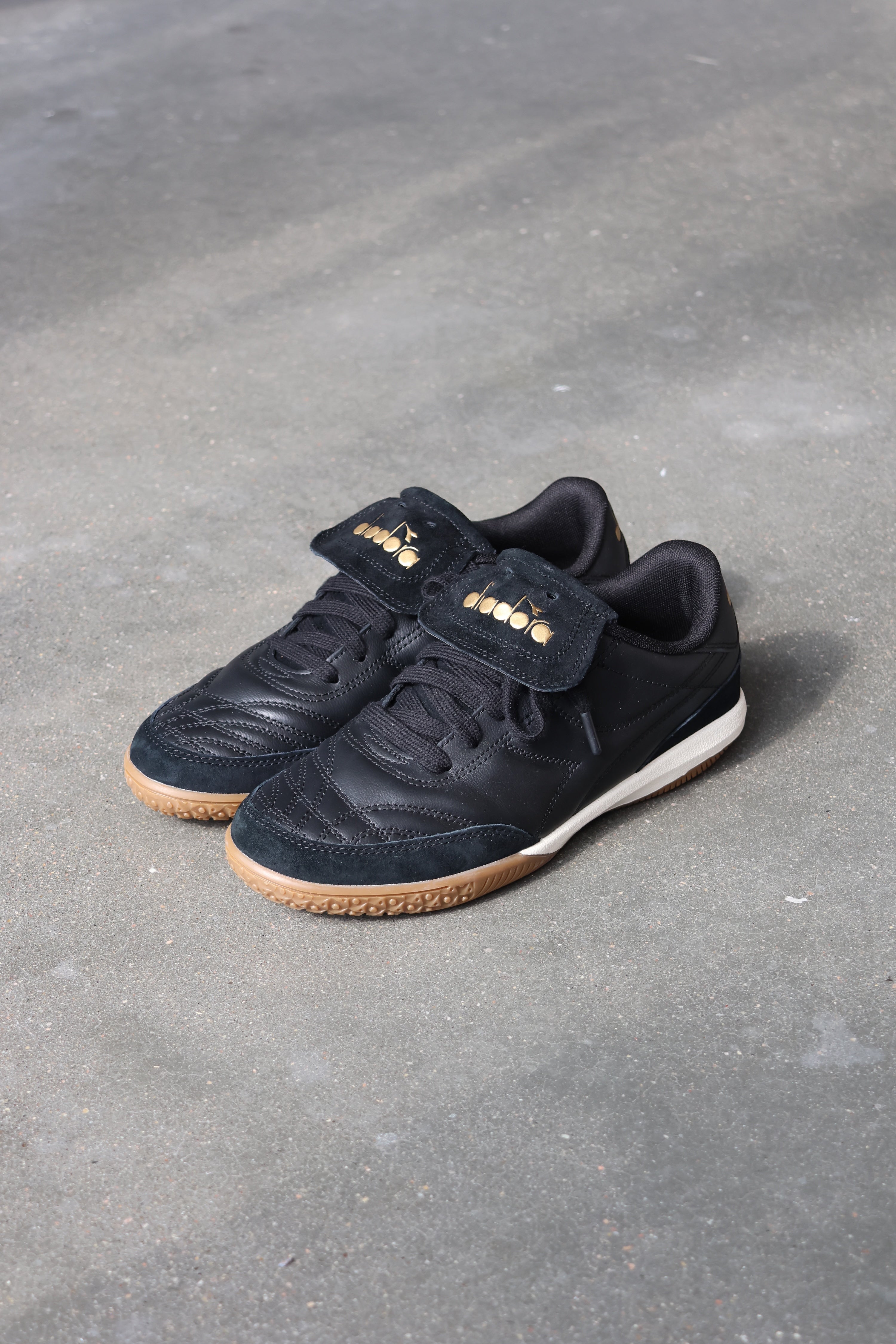 Gold Indoor Black