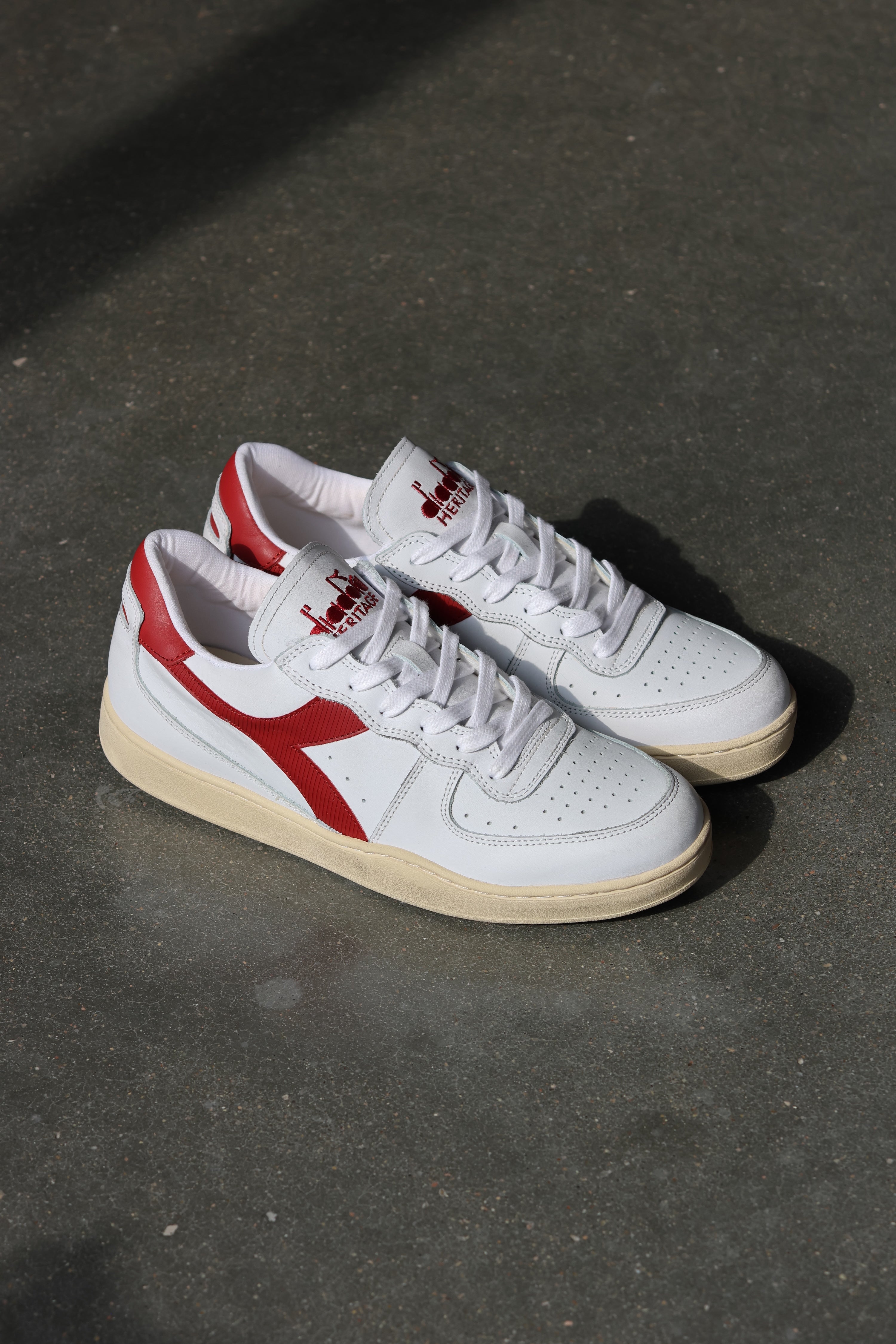 Mi Basket Low Used White/Garnet