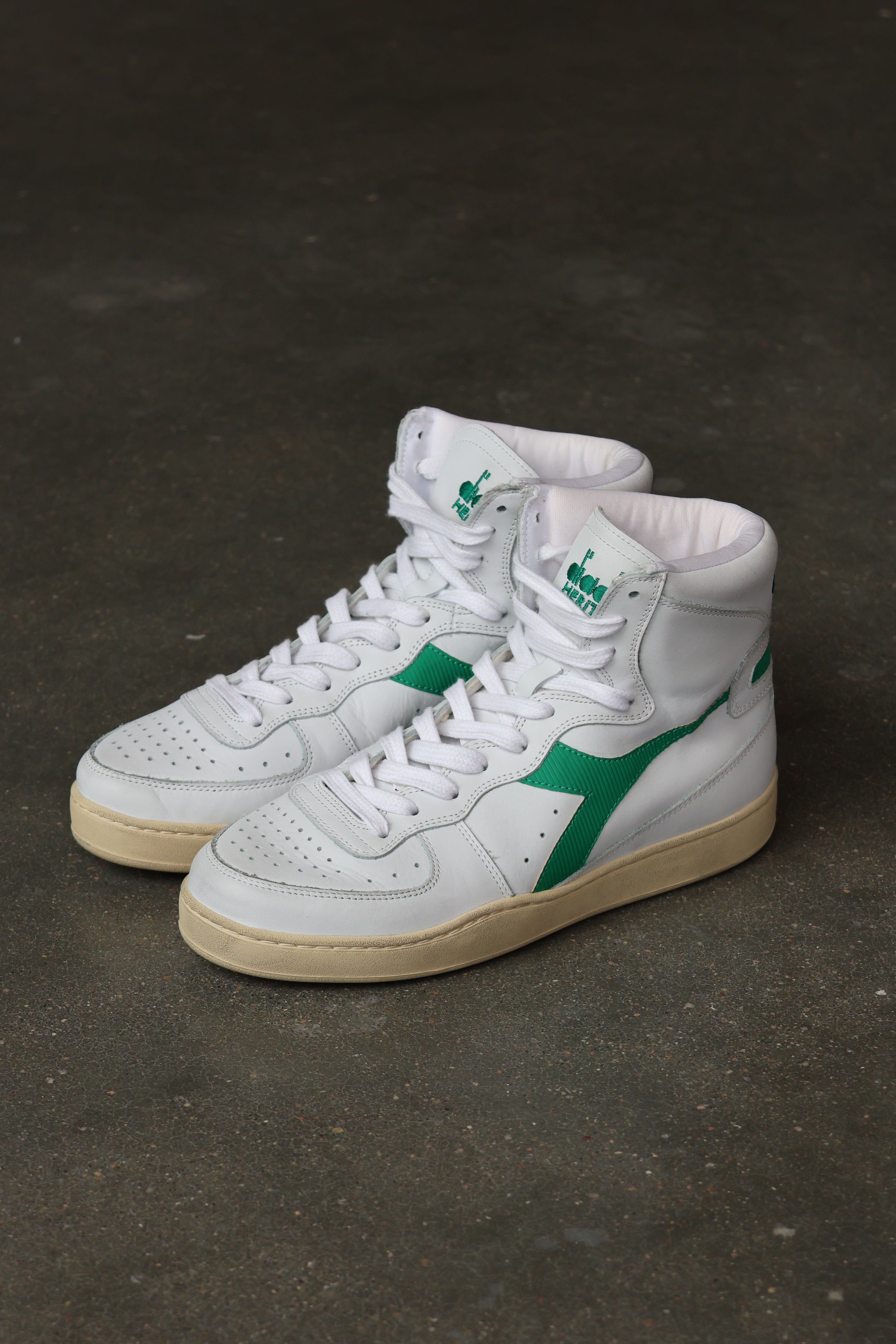 Mi Basket Used White/Verdant Green