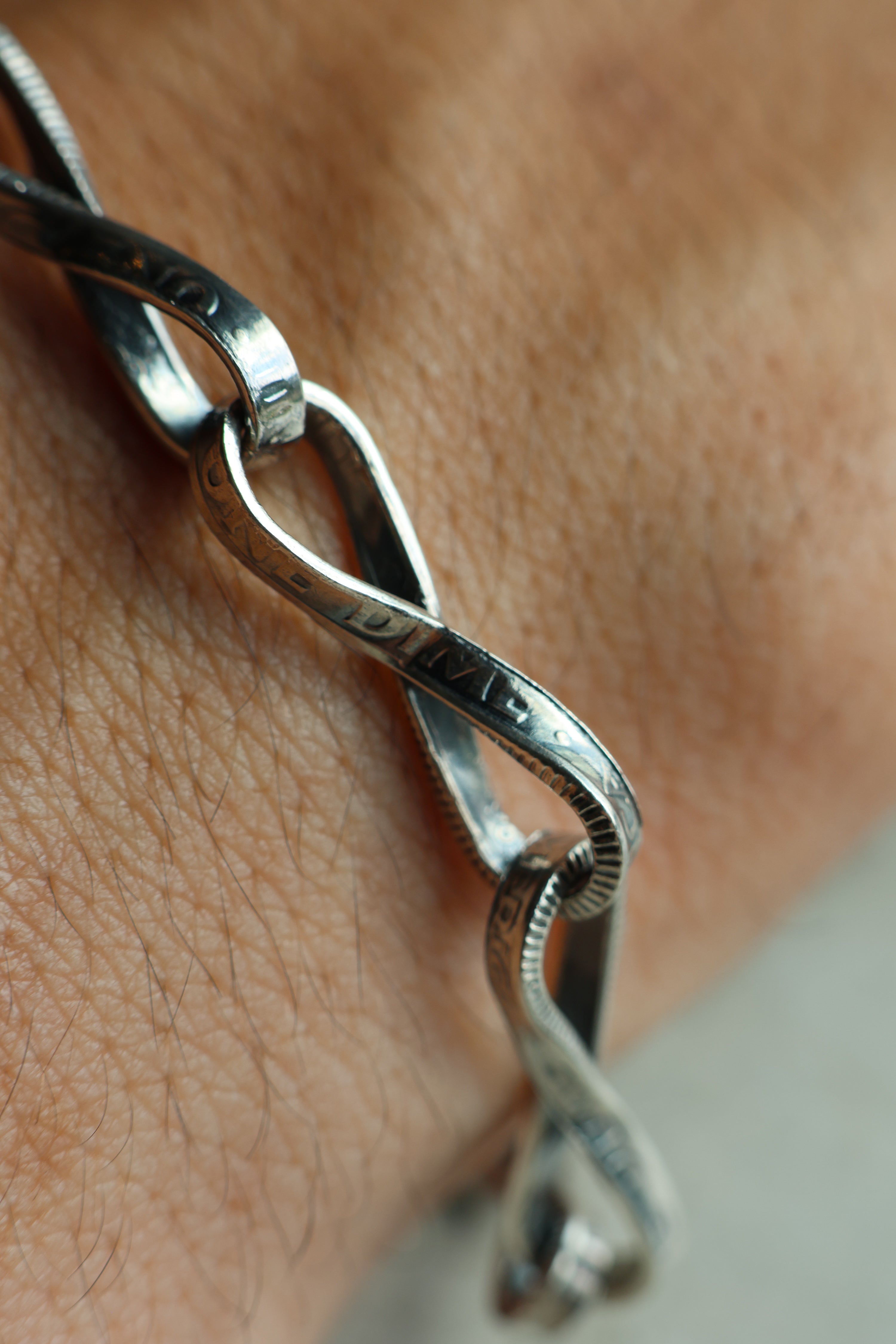 10¢ Twist Chain Bracelet