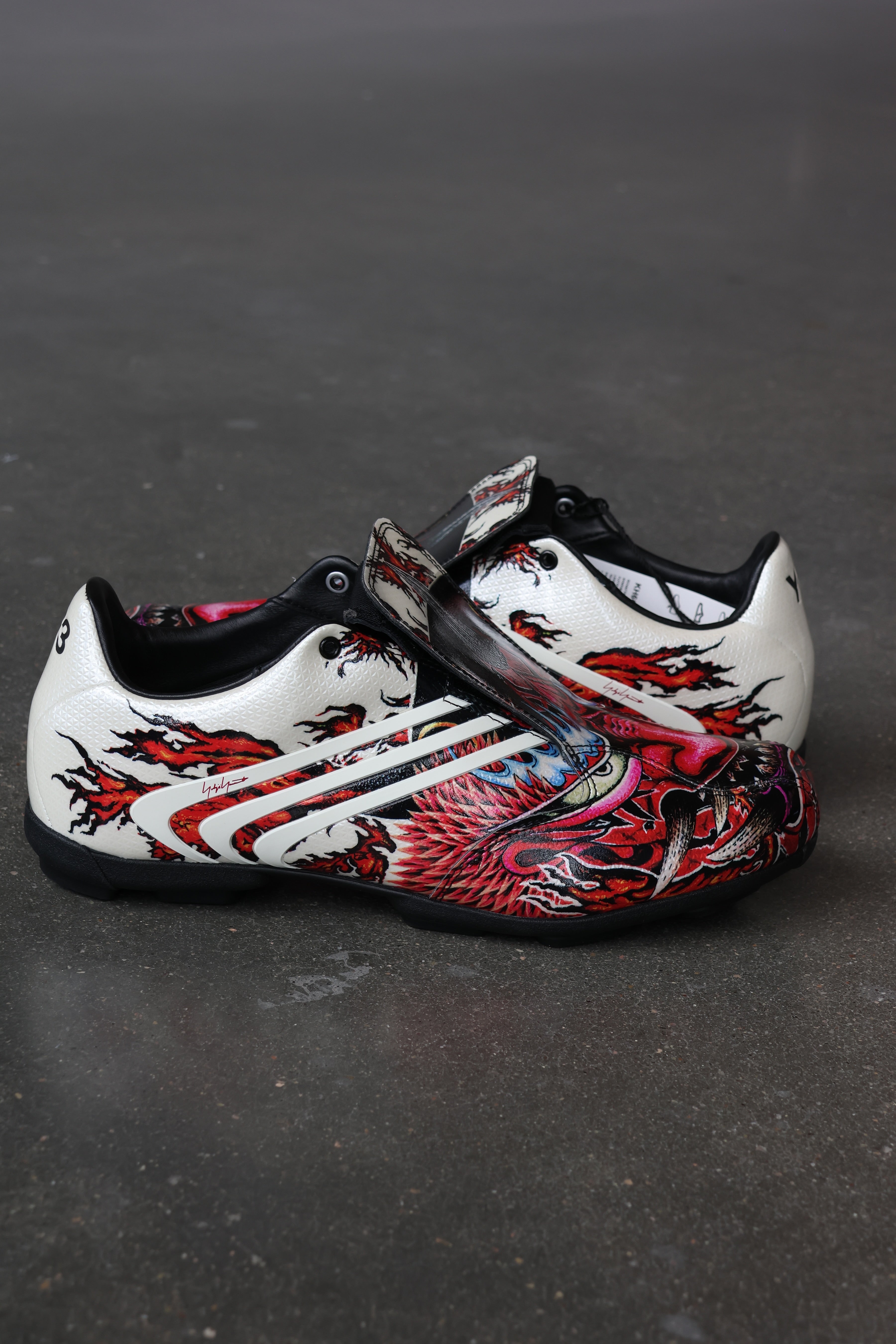 F50 Tunit Black/Off White/Actmar
