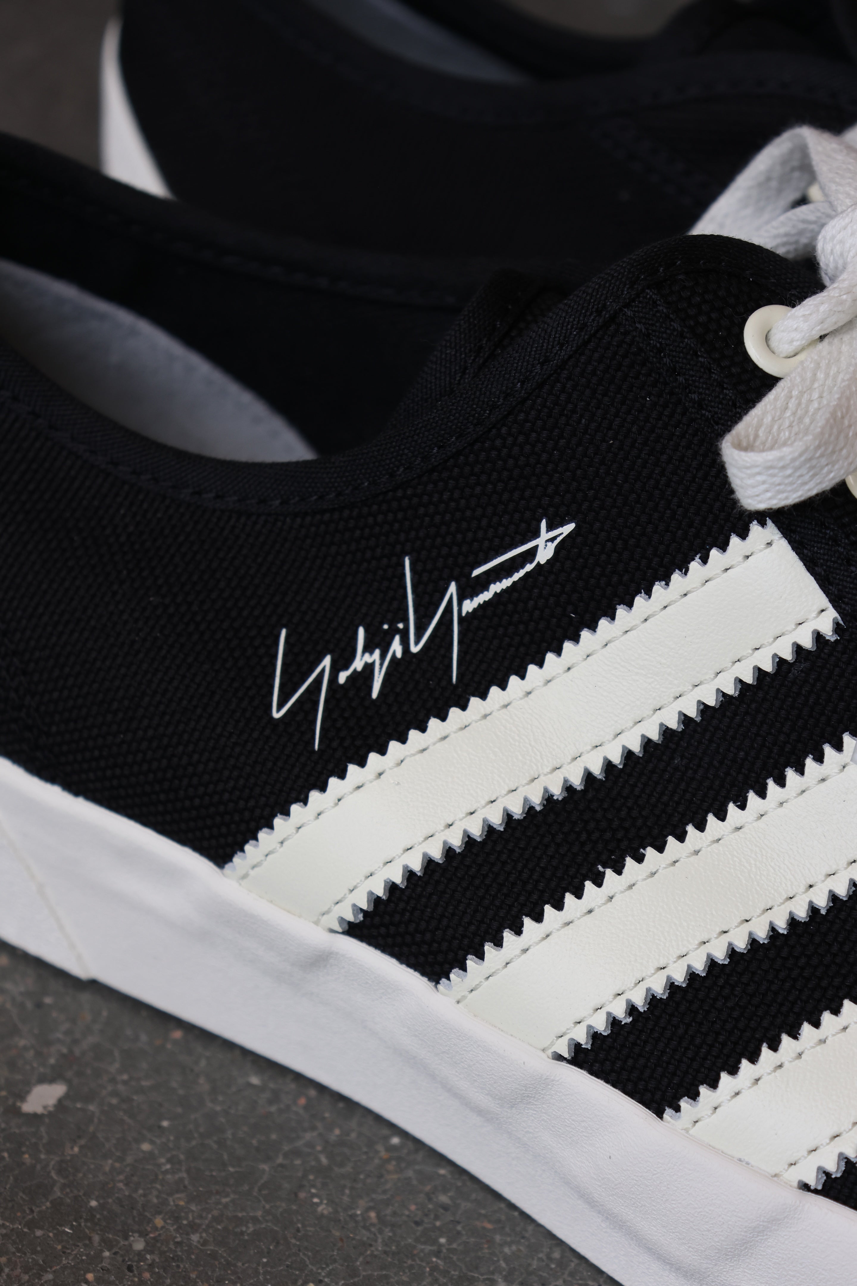 Niso Lo Black/Off White