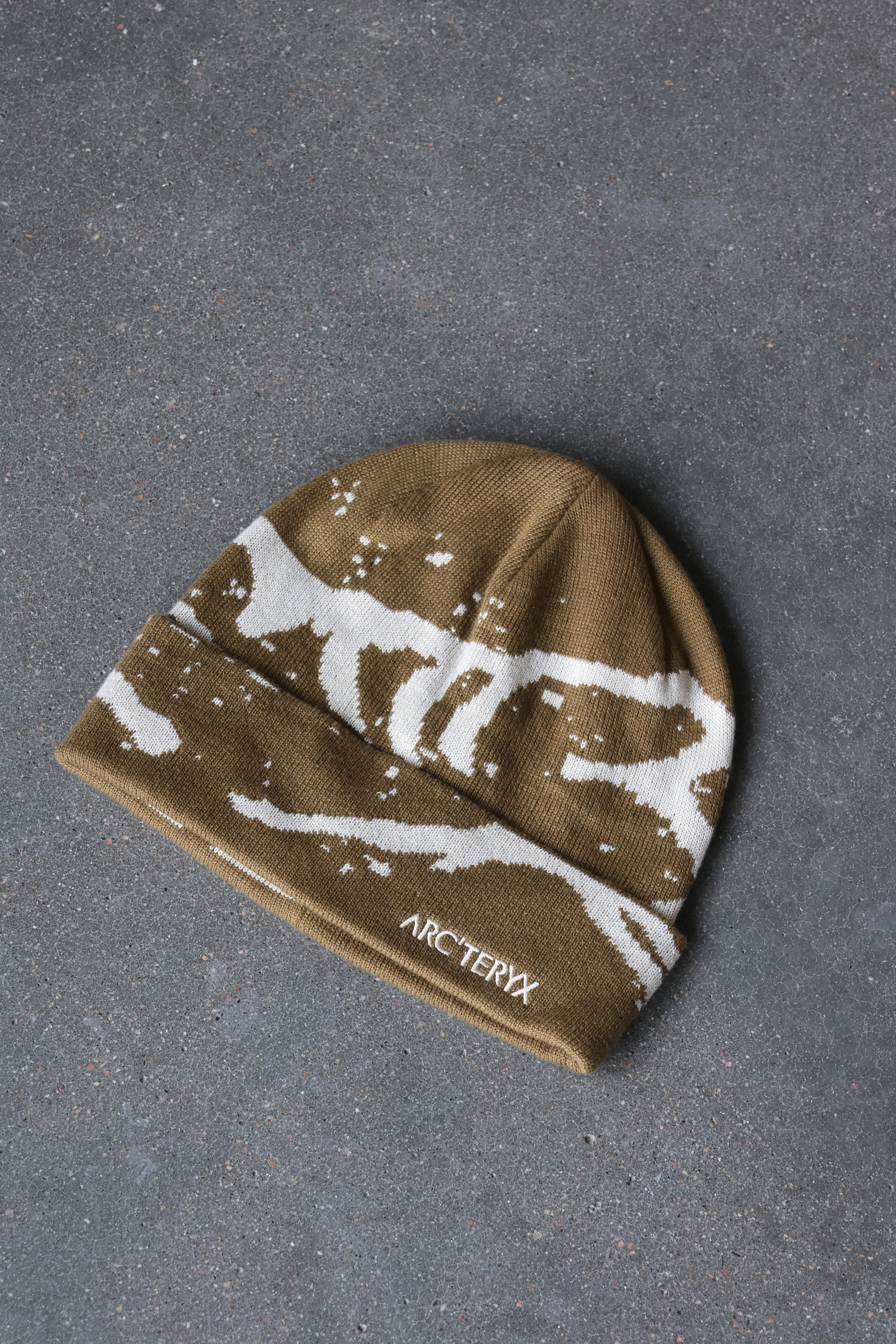 Grotto Toque Bracken / Sea Salt