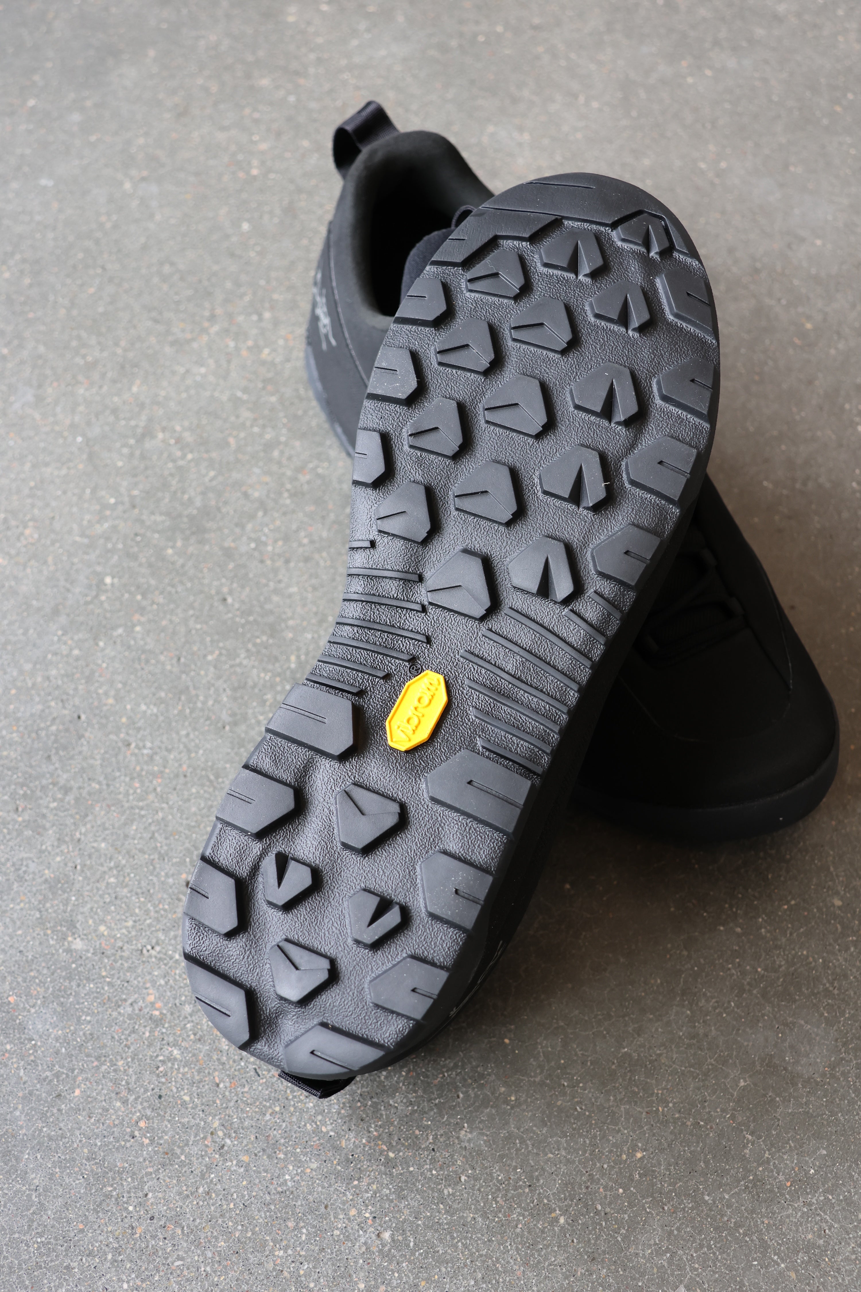 Konseal Black