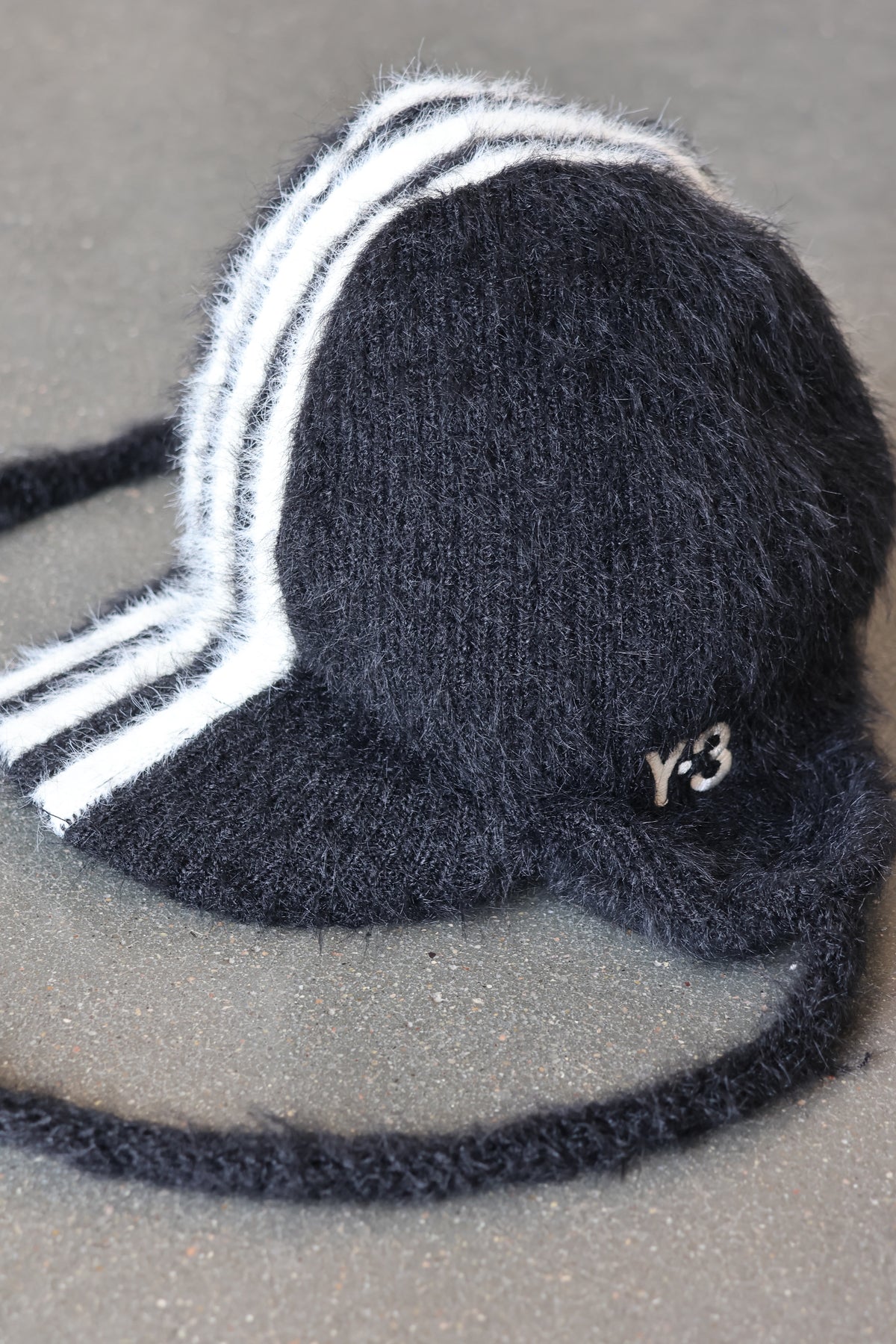 3S Bonnet Black/Cream White
