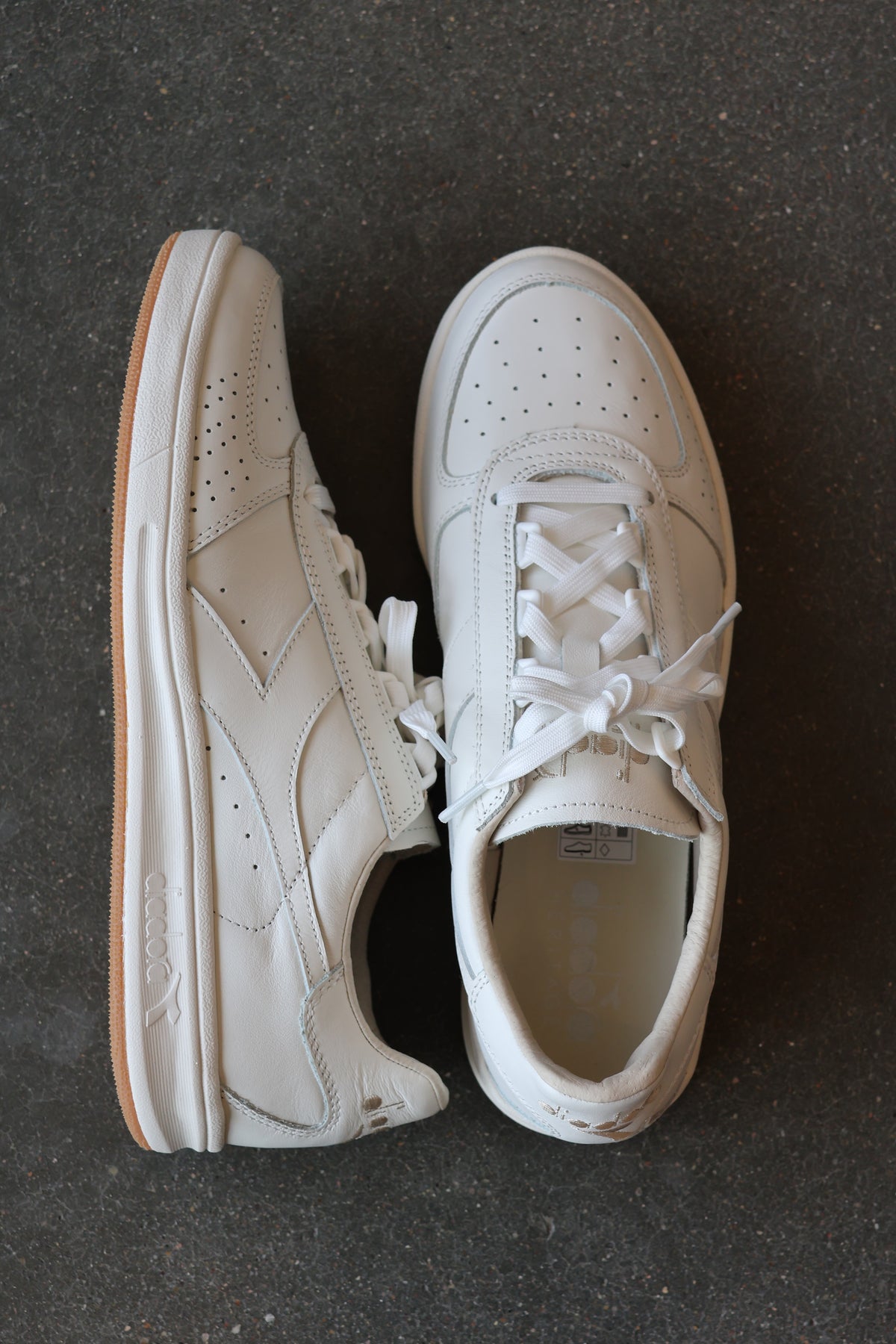 B.Elite White/Middle Gum