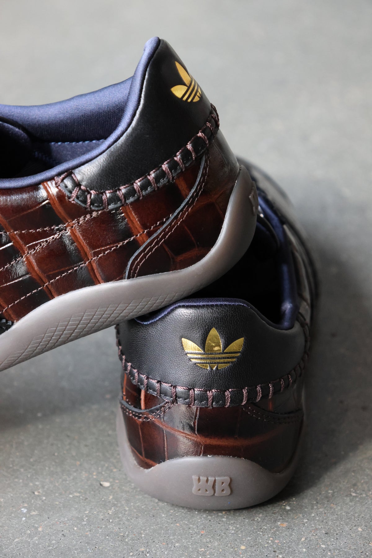 Karintha Croc Dark Brown/Core Black/Gold Metallic