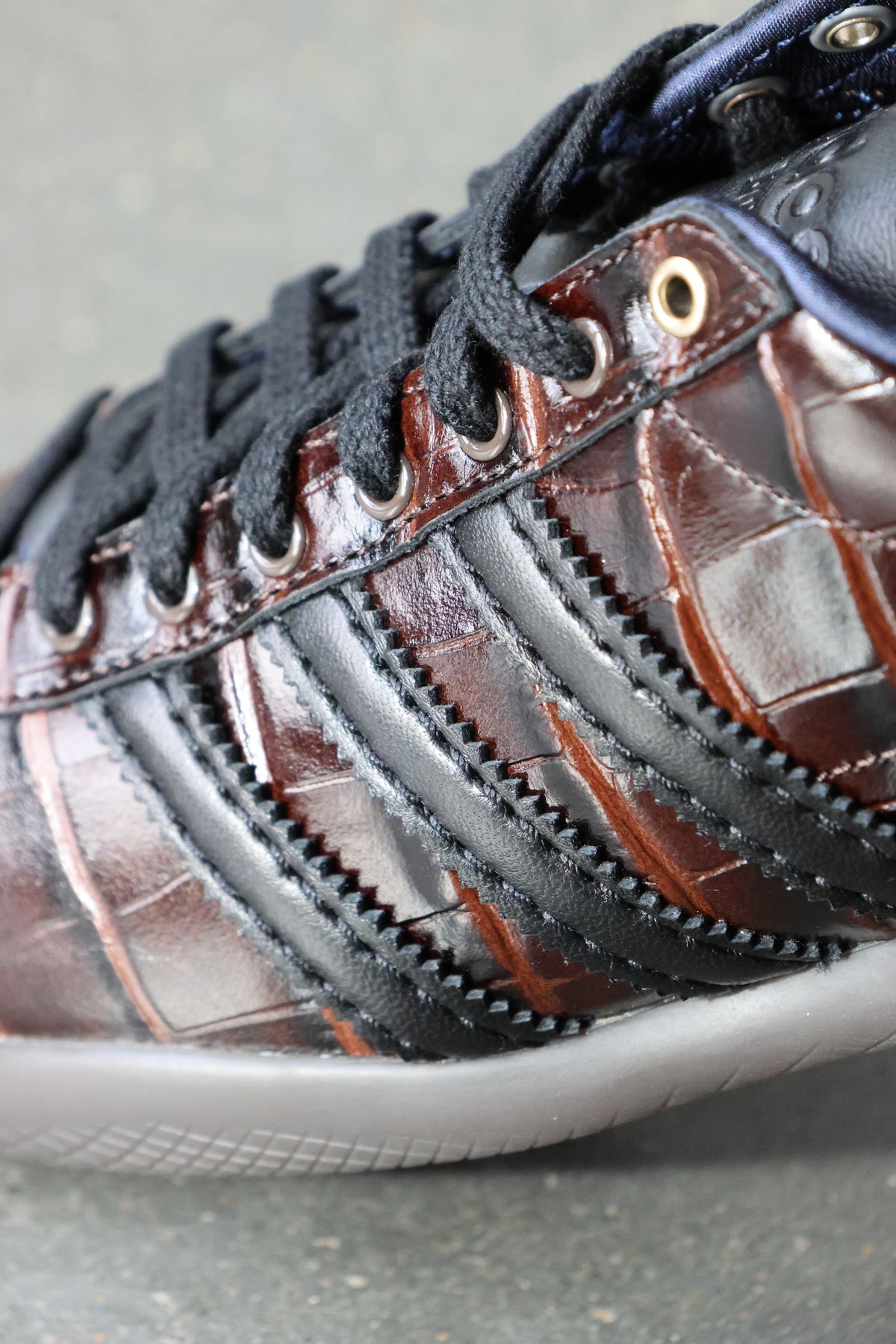 Karintha Croc Dark Brown/Core Black/Gold Metallic