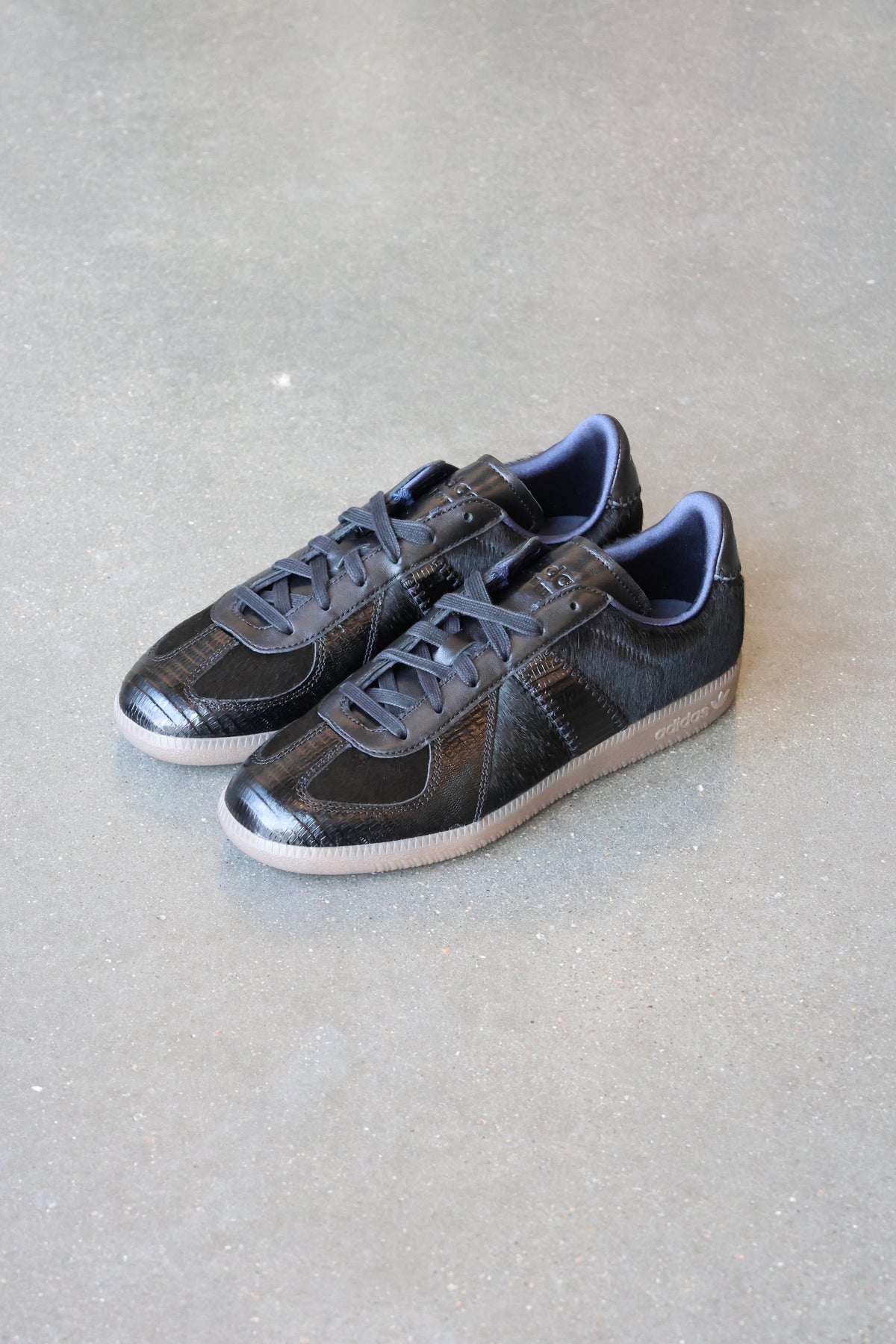 BW Army Core Black/Collegiate Navy/Gum