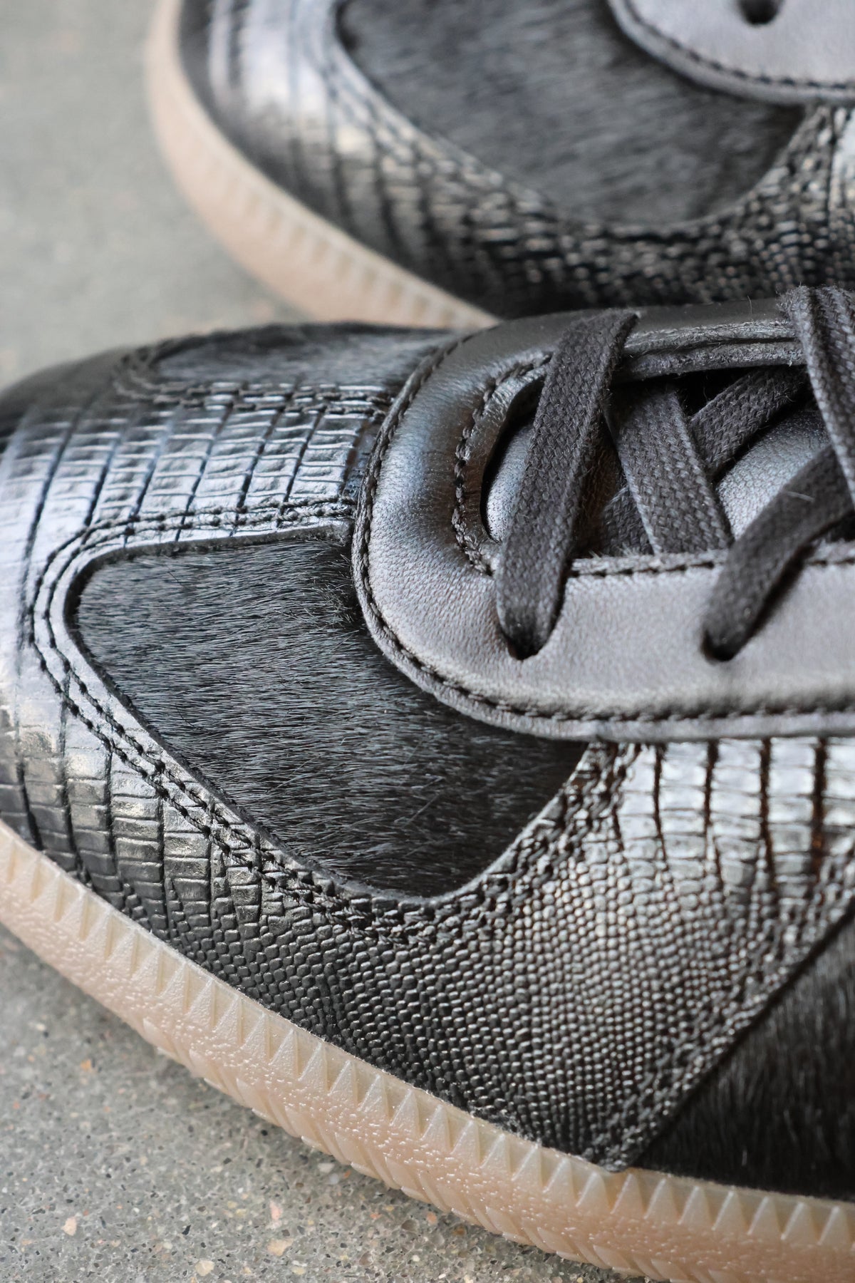 BW Army Core Black/Collegiate Navy/Gum