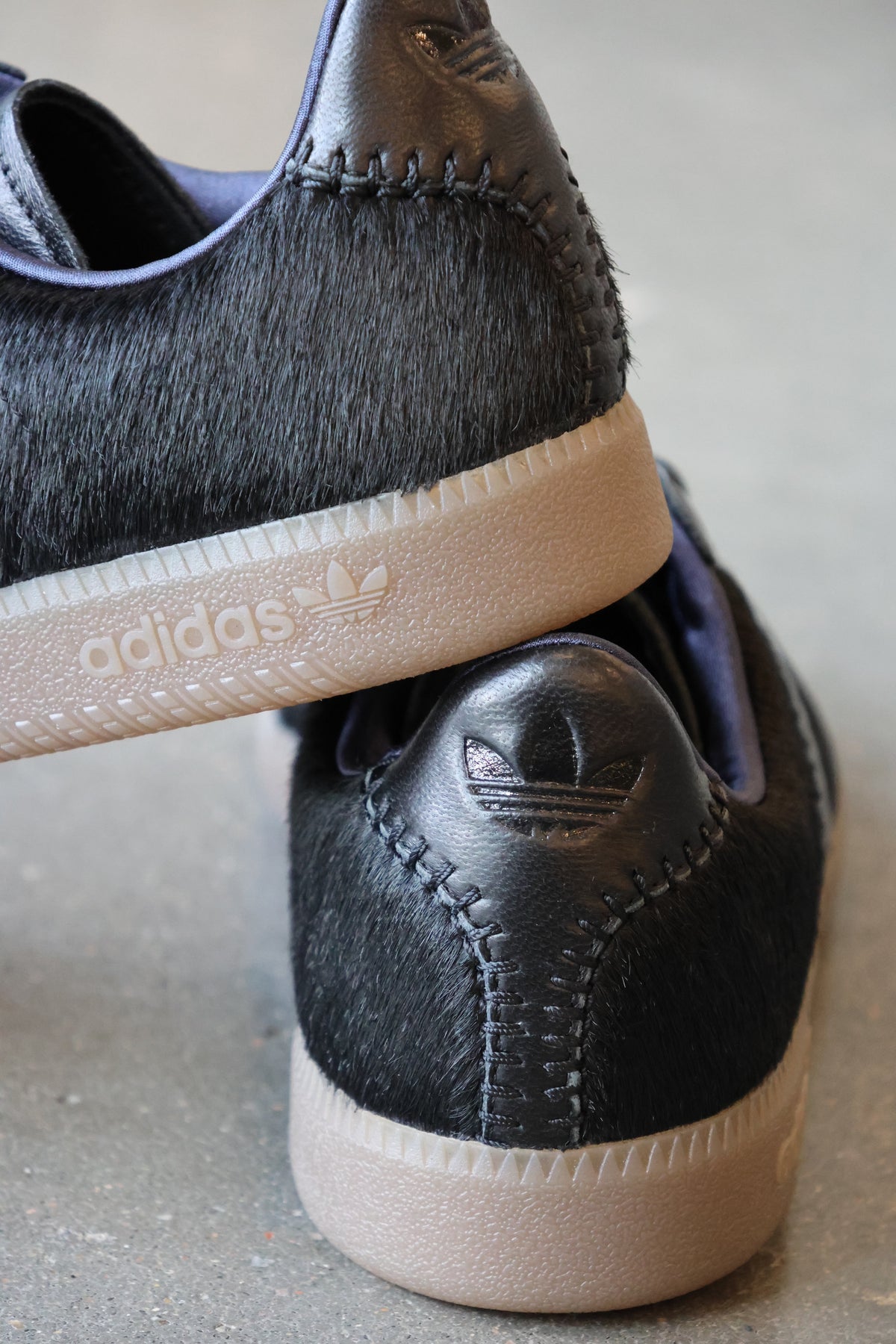 BW Army Core Black/Collegiate Navy/Gum