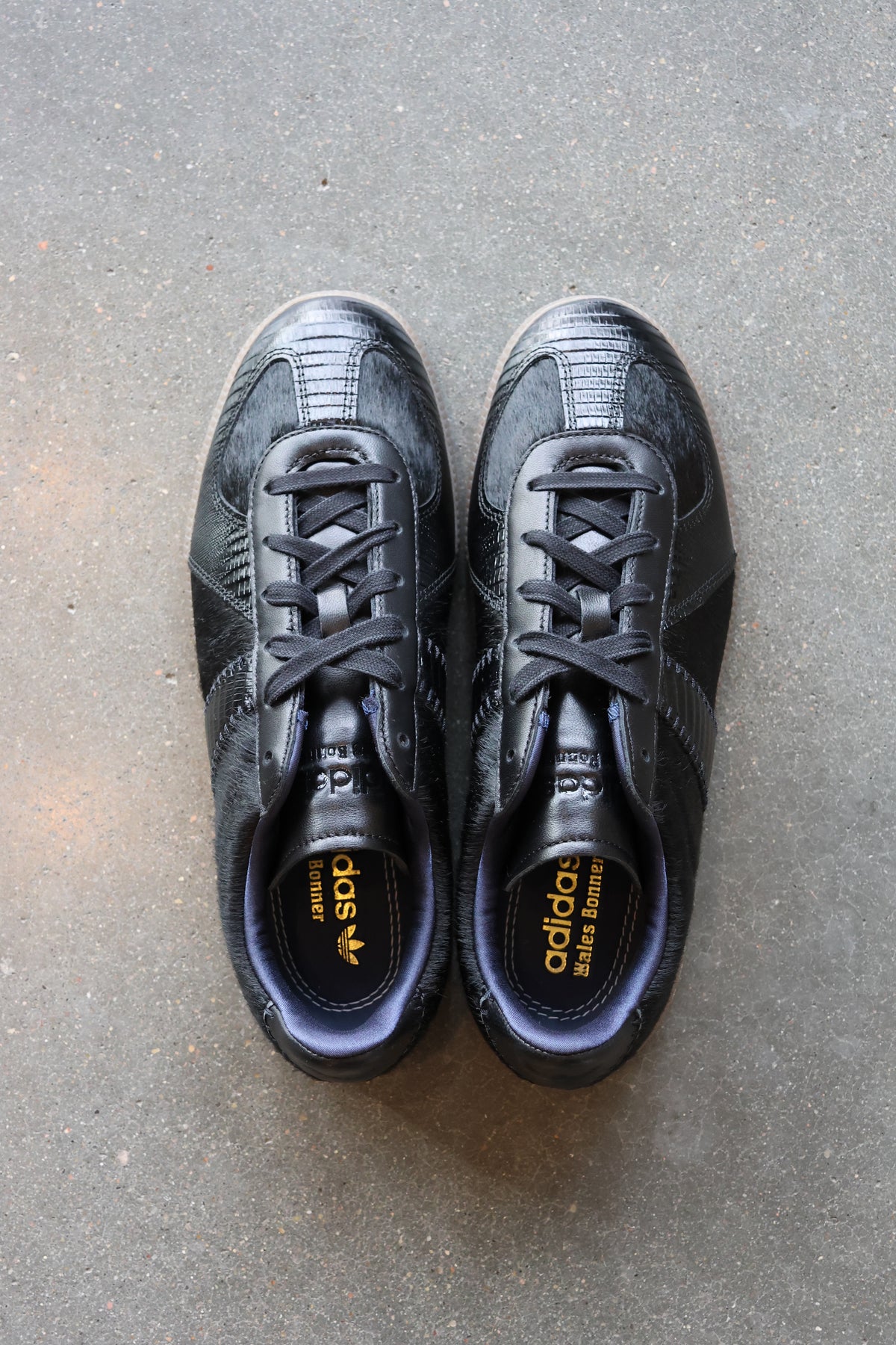 BW Army Core Black/Collegiate Navy/Gum