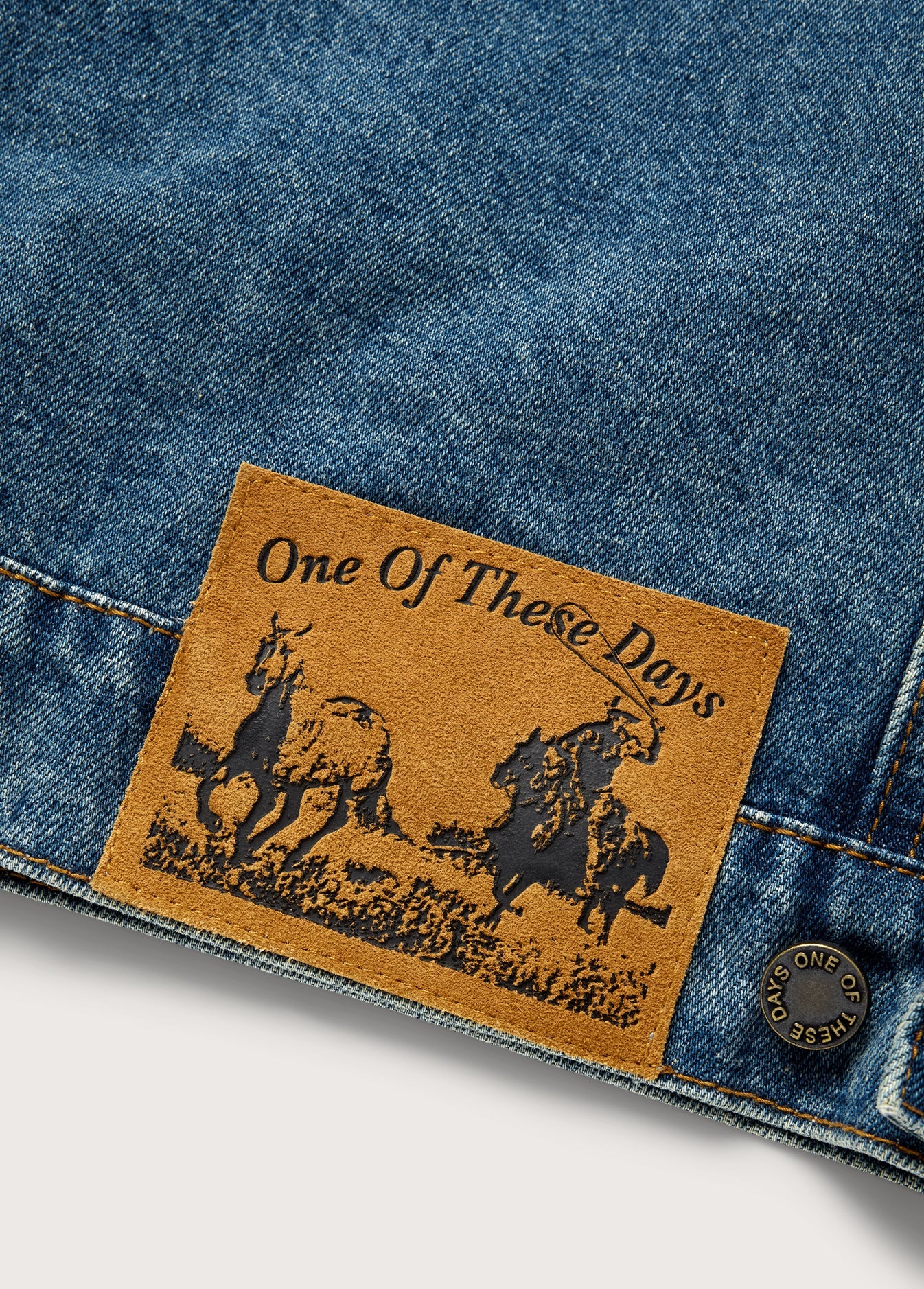 DENIM TRUCKER JACKET WASHED INDIGO