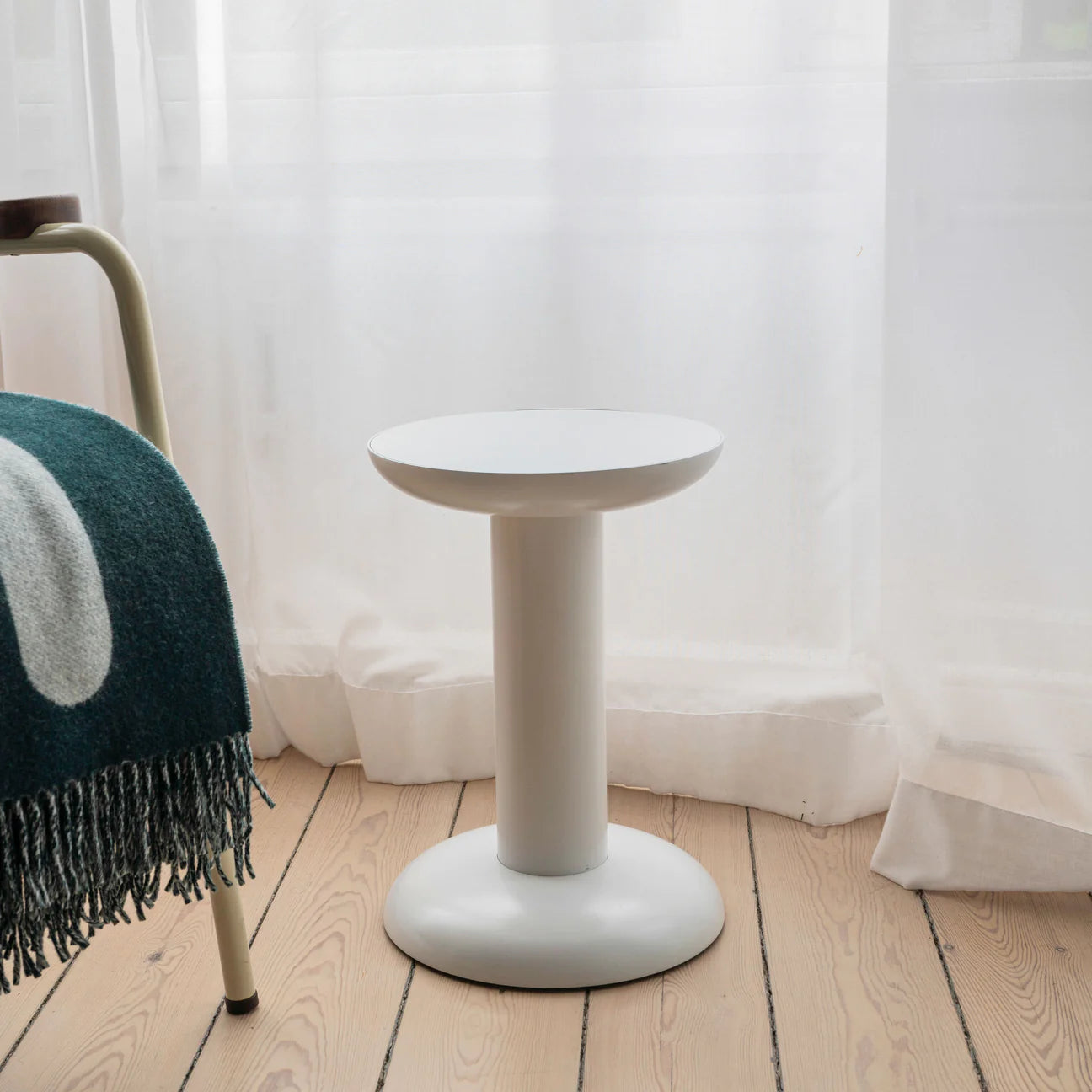 Thing Stool White